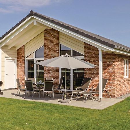 Awesome Home In Dagebuell With Kitchen Buitenkant foto