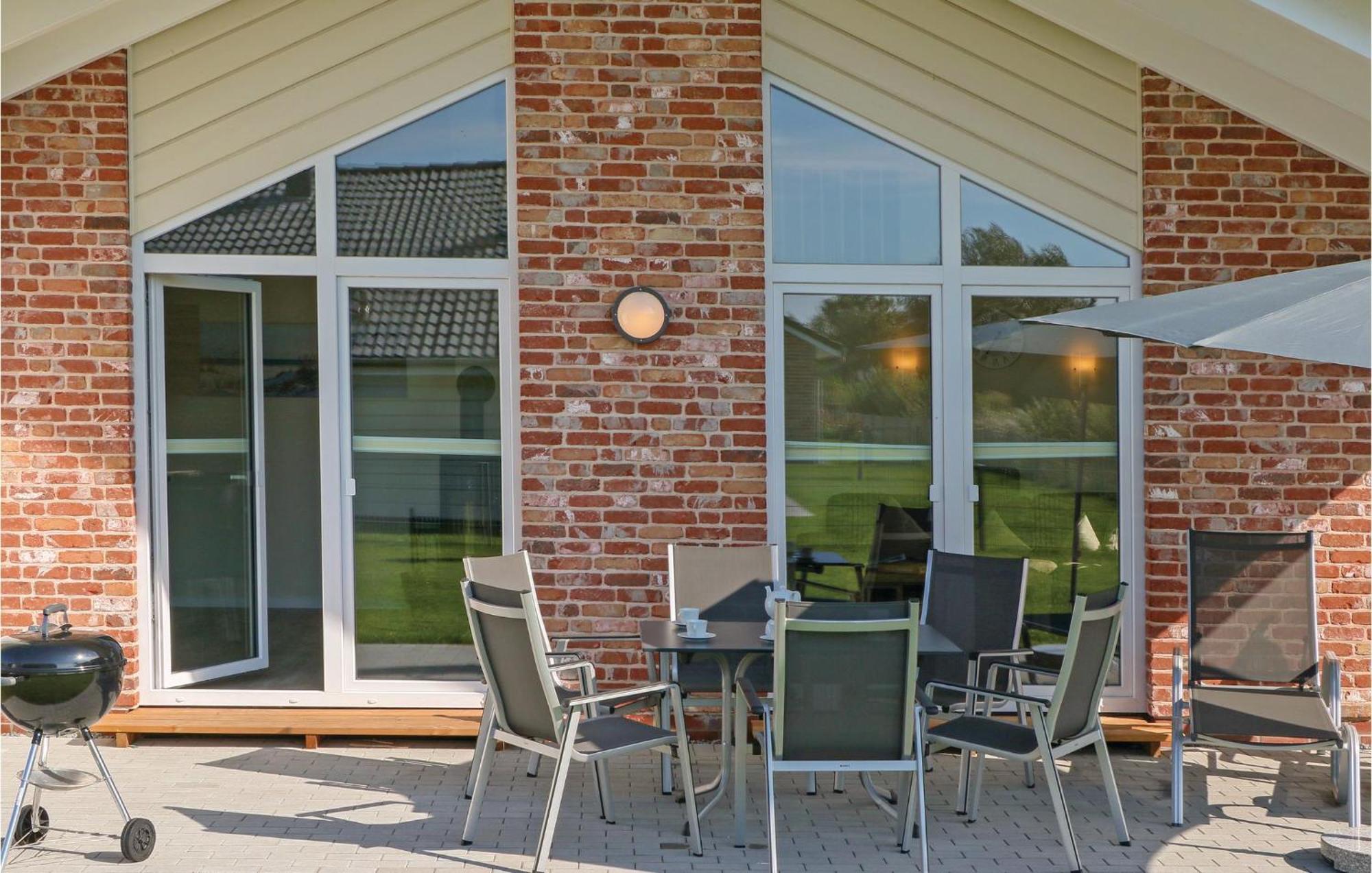 Awesome Home In Dagebuell With Kitchen Buitenkant foto